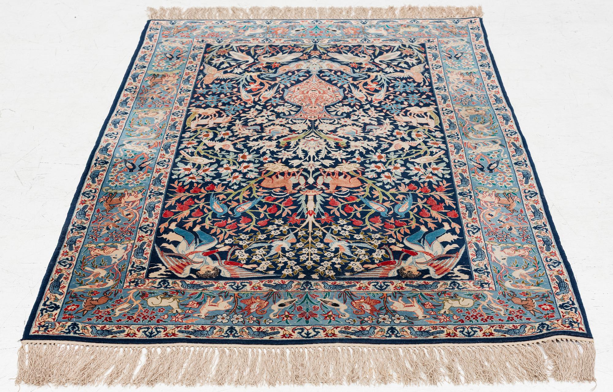 Carpet. Isfahan. figural, approx. 167 x 108 cm.