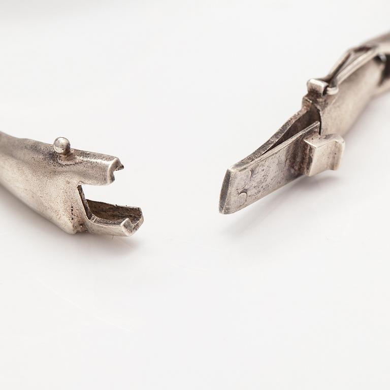 A sterling silver and spectrolite bracelet. Sirokoru, Turku 1979.