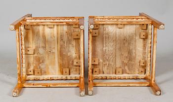 HÖRNSTOLAR, 1 par, fästmansmodell, sekelskiftet 1900.