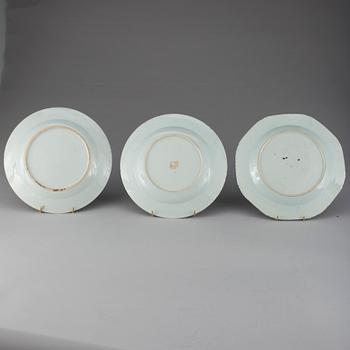 TALLRIKAR, 3 st, porslin, Kina, Qianlong (1736-1795).