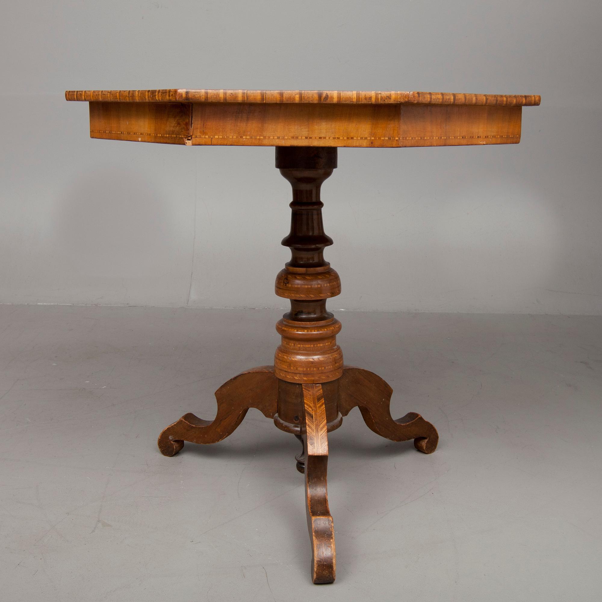 BORD, Italien 1800-talets mitt.