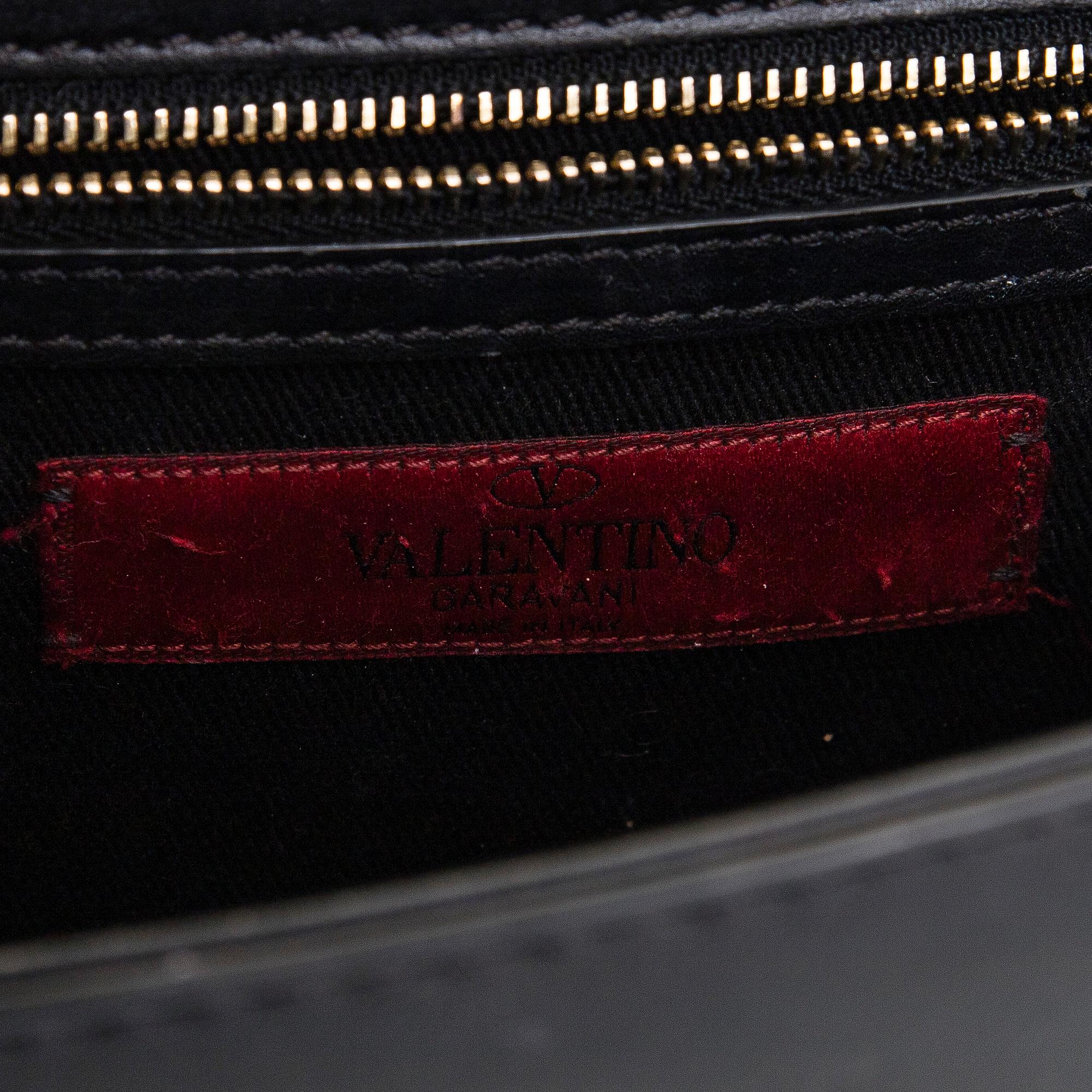Valentino Garavani, a 'Glam Lock' bag.