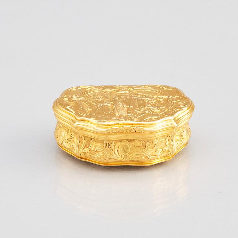 A Swedish Rococo 21 carat gold box, mark of Frantz Bergs (active 1725-1777).
