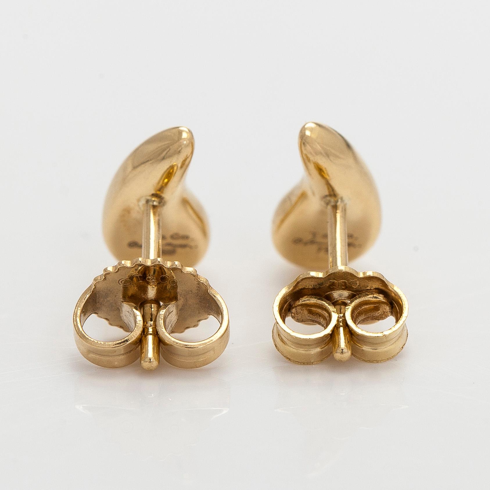 Tiffany & Co, Elsa Peretti, a pair of 18K gold "Teardrop" earrings.