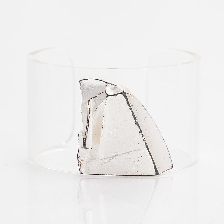 A sterlingsilver and acrylic bracelet "Alato". Lapponia 1988.