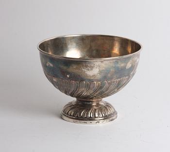 SKÅL PÅ FOT, silver, CG Hallberg 1902.