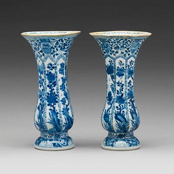 697. A pair of blue and white vases, Qing dynasty, Kangxi (1662-1722).