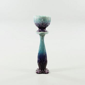 A majolica ware pedestal and a flower pot from Rörstrand, around the year 1900.