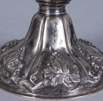 SKÅL PÅ FOT, silver, otydliga stämplar. 406 gram.