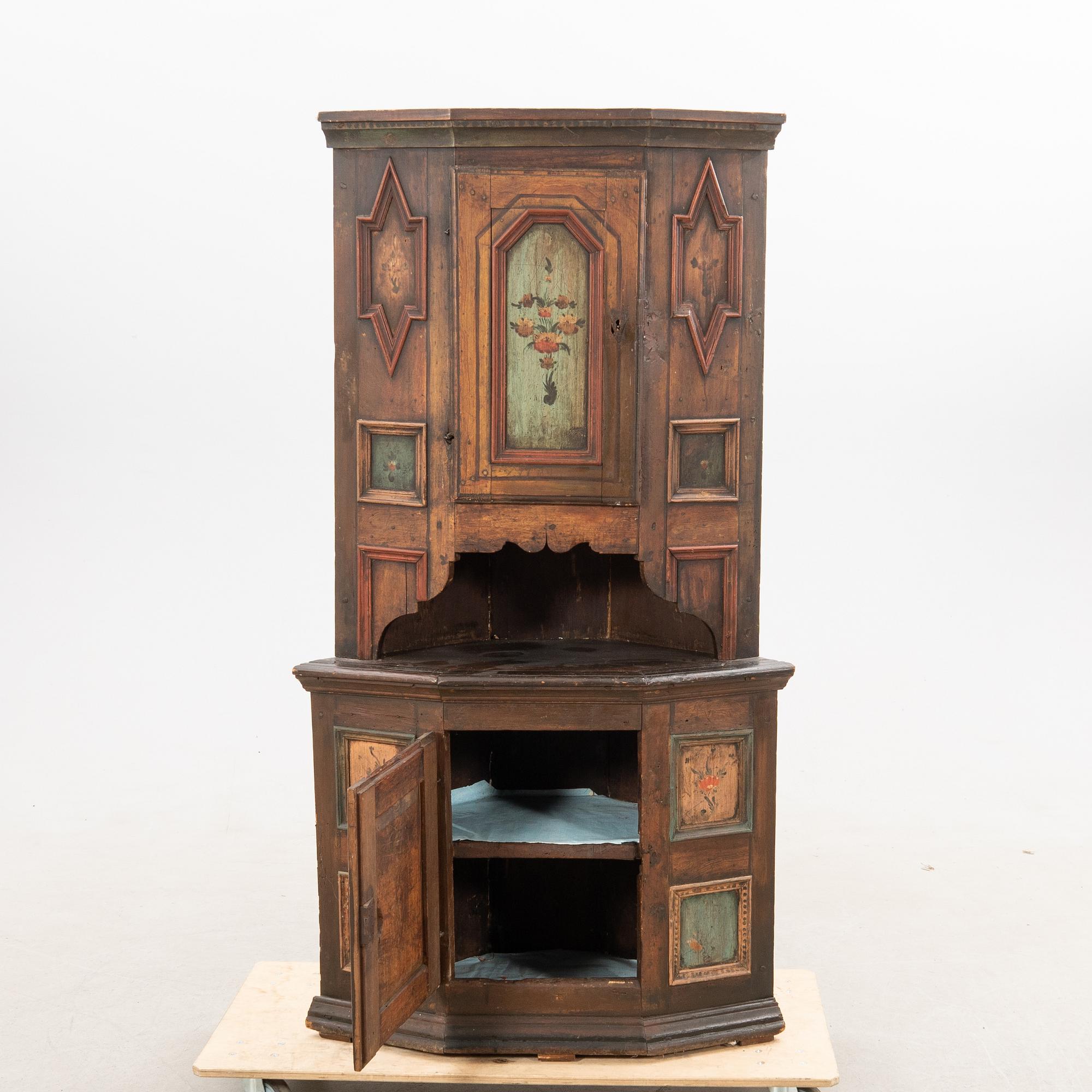 Gift cabinet, early 19th century.