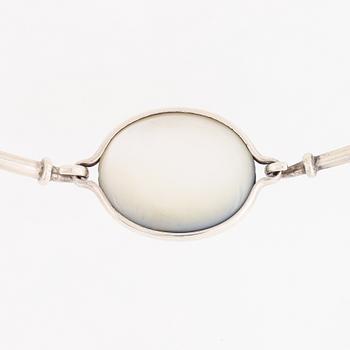 Vivianna Torun Bülow Hübe, a sterling choker with pendant, "Day and Night", Jakarta, Indonesia.