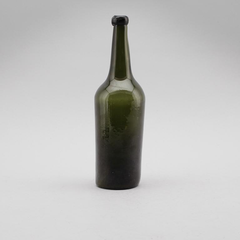 FLASKA, glas, daterad 1757.