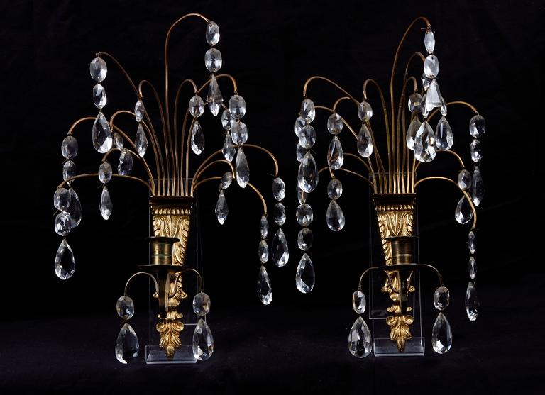 VÄGGLYSTRAR, ett par, empirestil. 1900-talets andra hälft.