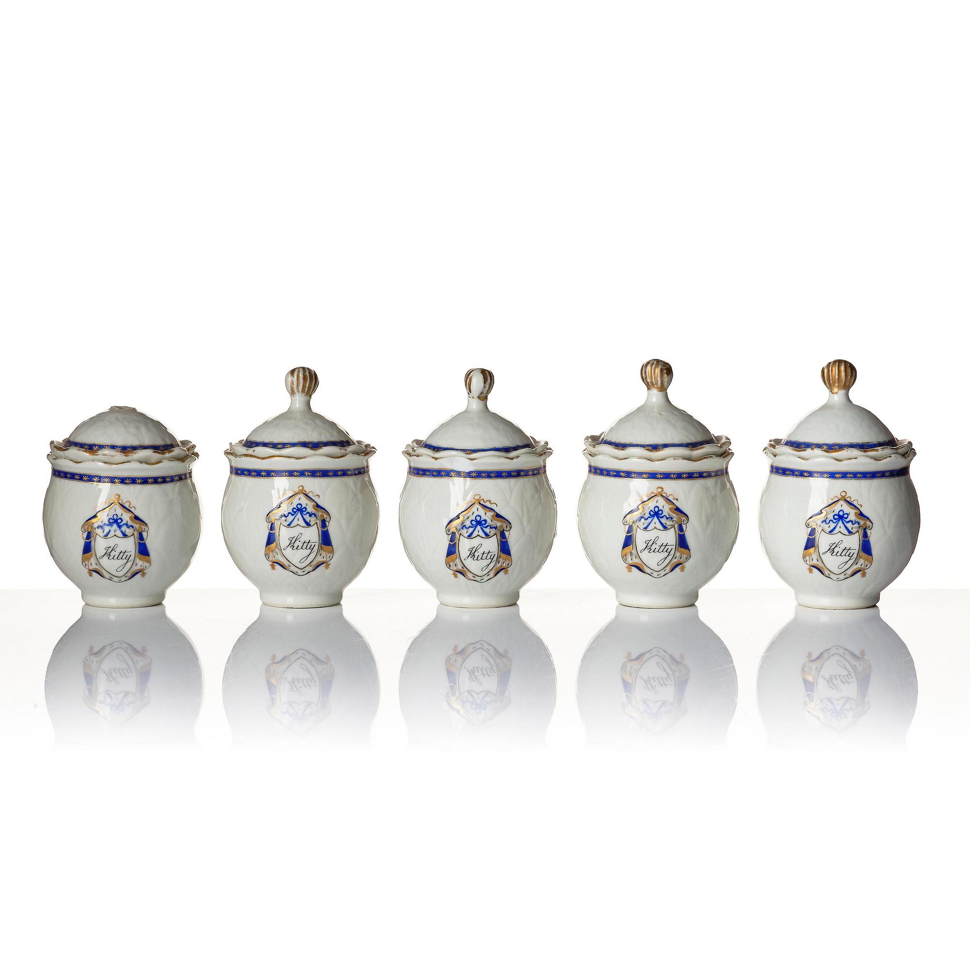 A set of 10 'European Subject' custard cups with covers and a coffeepot with cover, Qing dynasty, Jiaqing (1796-1820).
