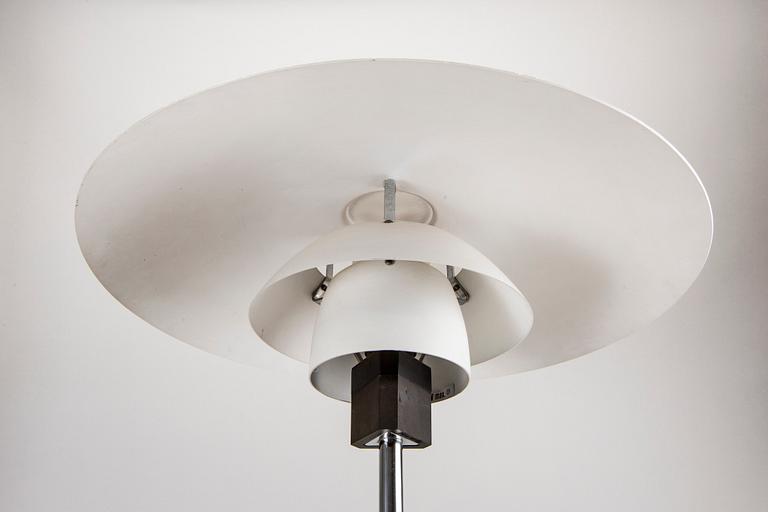 Poul Henningsen, table lamp, "PH 4/3", Louis Poulsen, Denmark.