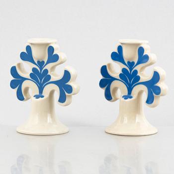 Lisa Larson, ljusstakar, 6 st, ljuslykta samt salt- och pepparströare, stengods och majolika, bl.a. Höganäs.