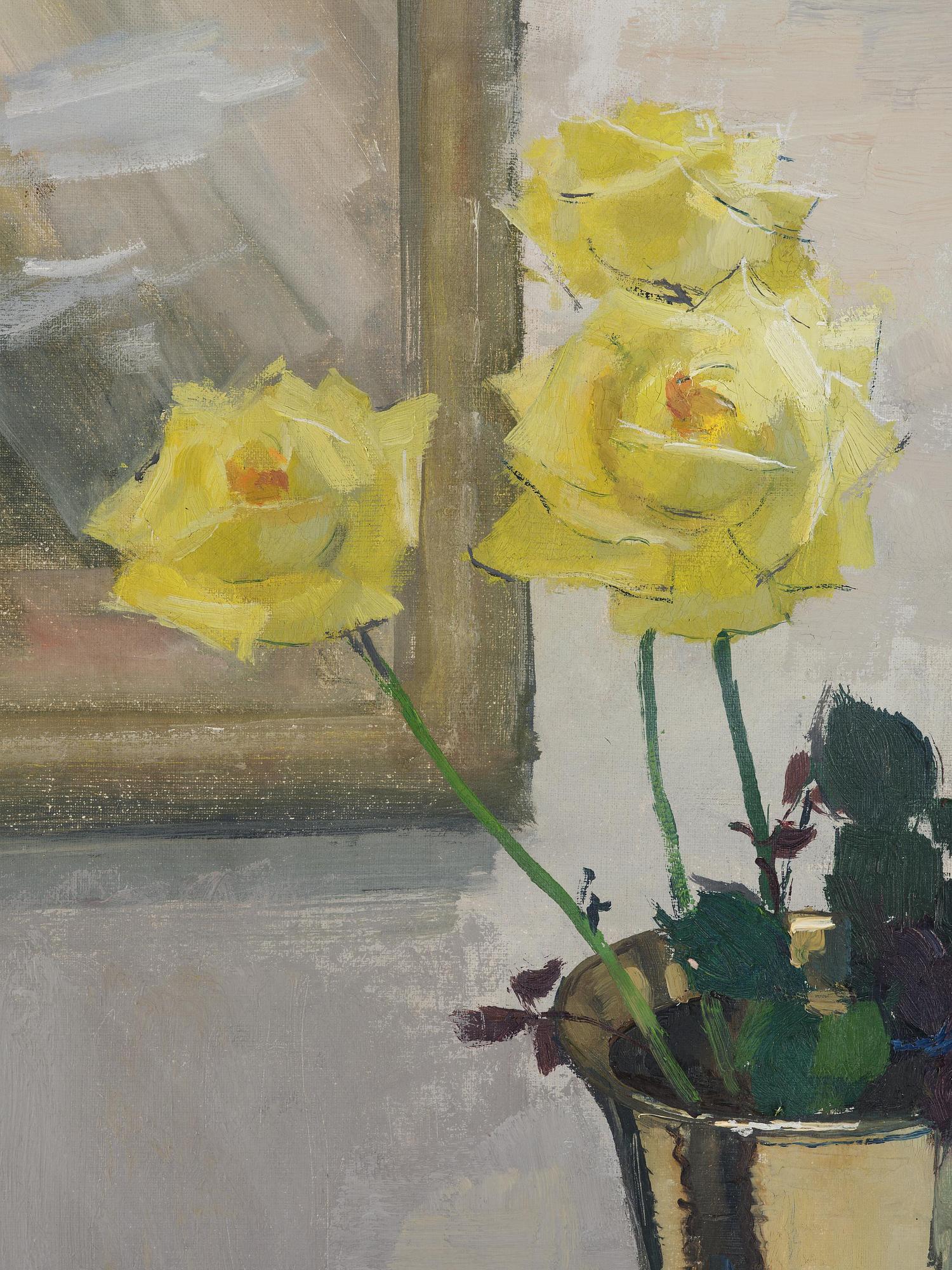 Olle Hjortzberg, Yellow roses in a silver vase.