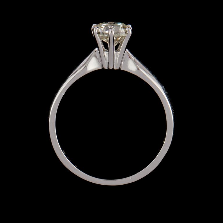 RING, 18k vitguld med briljantslipad diamant, ca 1.02 ct. Vikt 4 g.