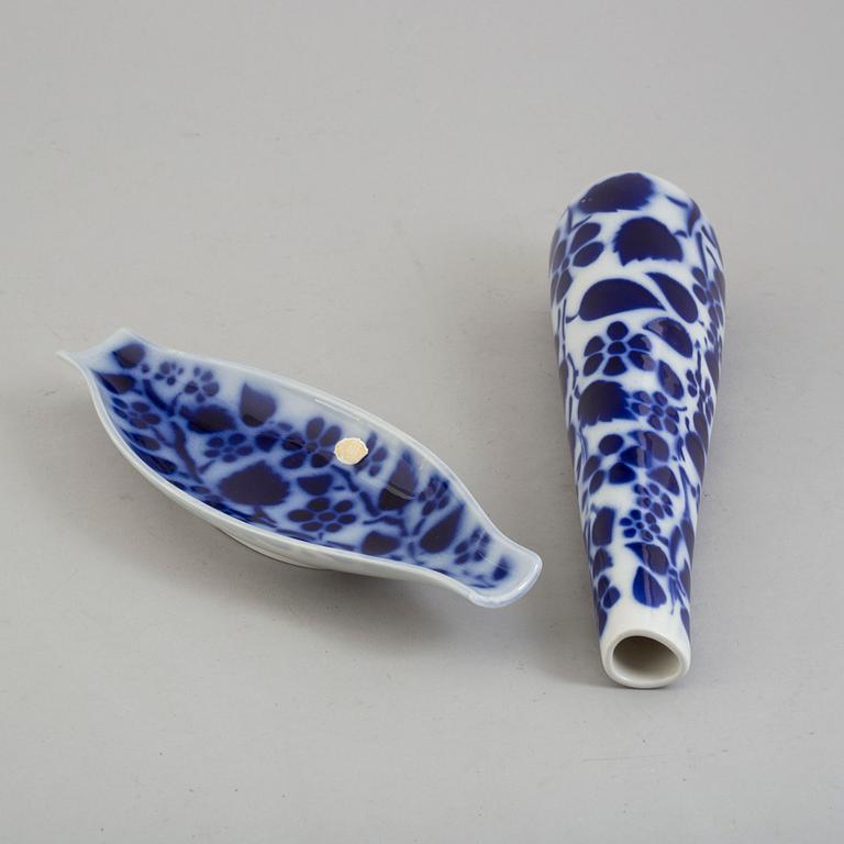 LILLEMOR MANNERHEIM, a 'Narciss' porcelain vase and a plate Upsala-Ekeby, Gefle.