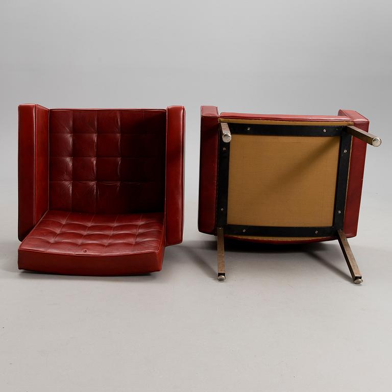 VINCENT CAFIERO, ETT PAR KARMSTOLAR. Knoll. 1960-tal.