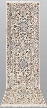 A part silk Nain carpet, so-called 9LAA, approx. 320 x 90 cm.