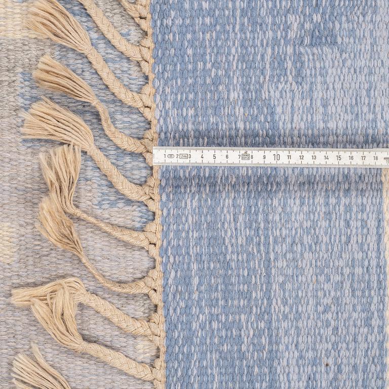 Anna-Johanna Ångström, matto, flat weave, ca 235-236,5 x 165-166 cm, signed Å.