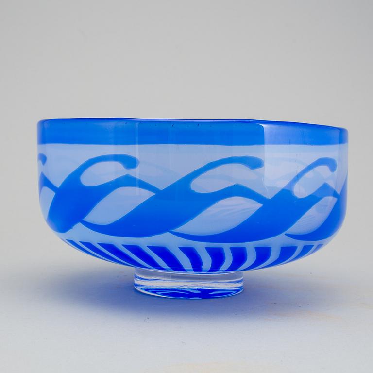 A Gunnar Cyrén 'graal' glass bowl, Orrefors, Sweden 1967.