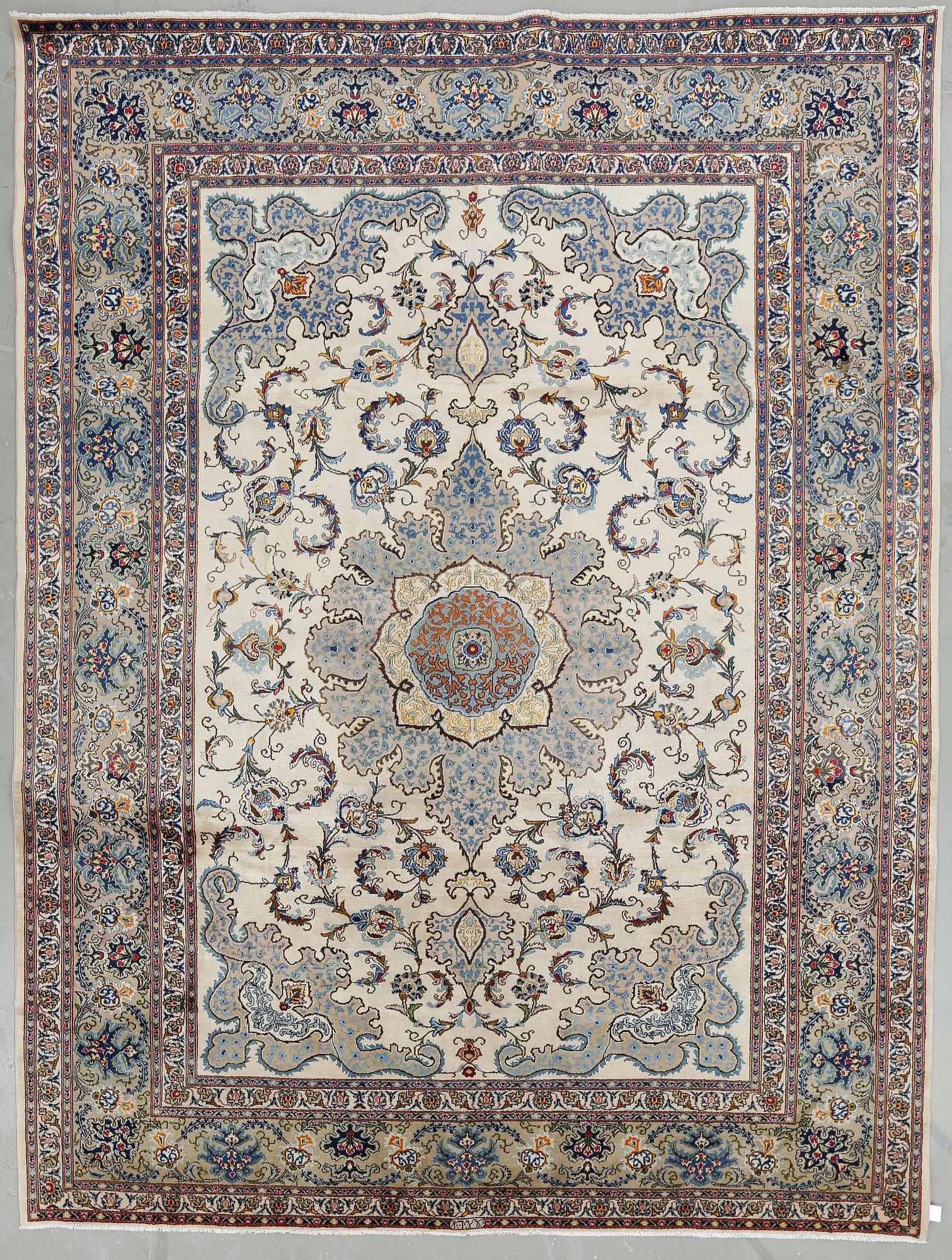 MATTA, Keshan, ca 350x265 cm.