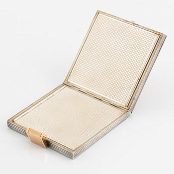 A Boucheron vanity case.