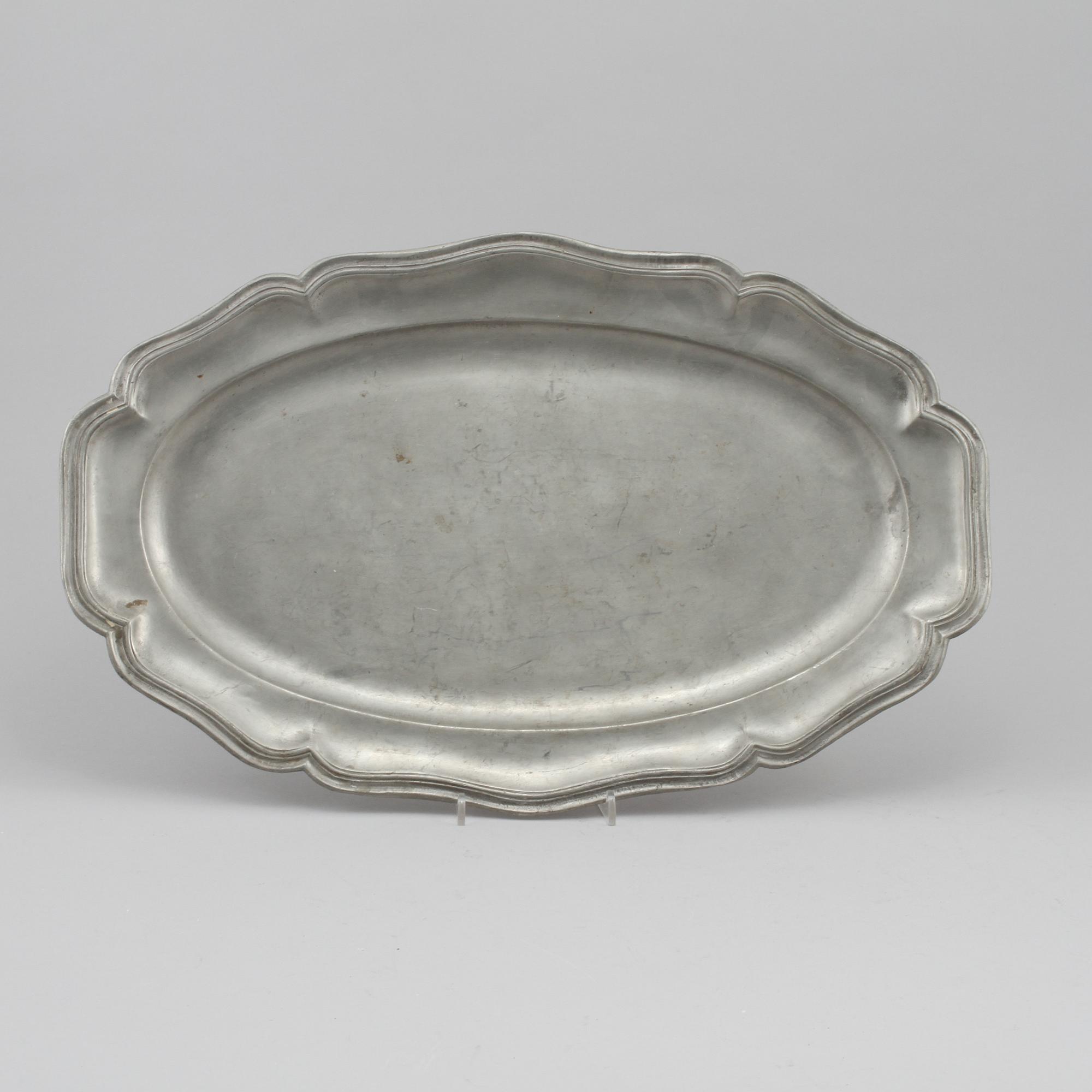 UPPLÄGGNINGSFAT, tenn, rokokostil, 1800-tal.