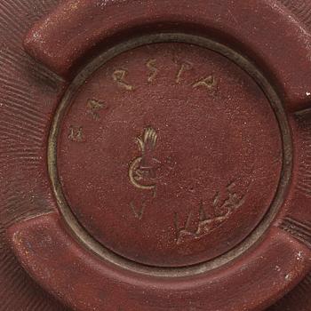 A set of three Wilhelm Kåge Farsta stoneware bowl, Gustavsberg 1949 and 1952.