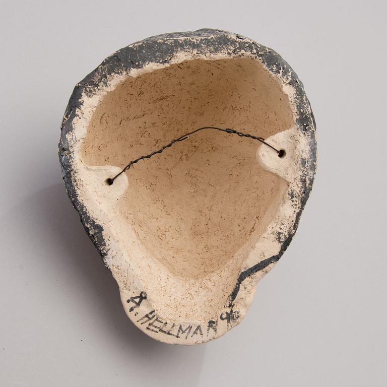 ÅSA HELLMAN, SKULPTUR / MASK, keramik, signerad och daterad 96.