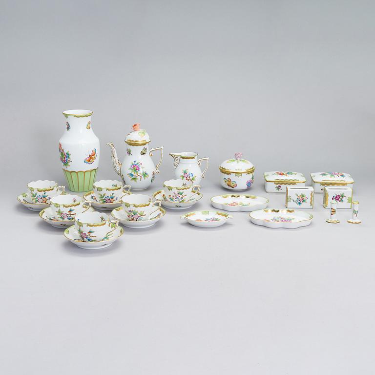 A Herend Queen Victoria VBO porcelain coffee set and two trinket boxes, totally 19 pieces, Hungary.