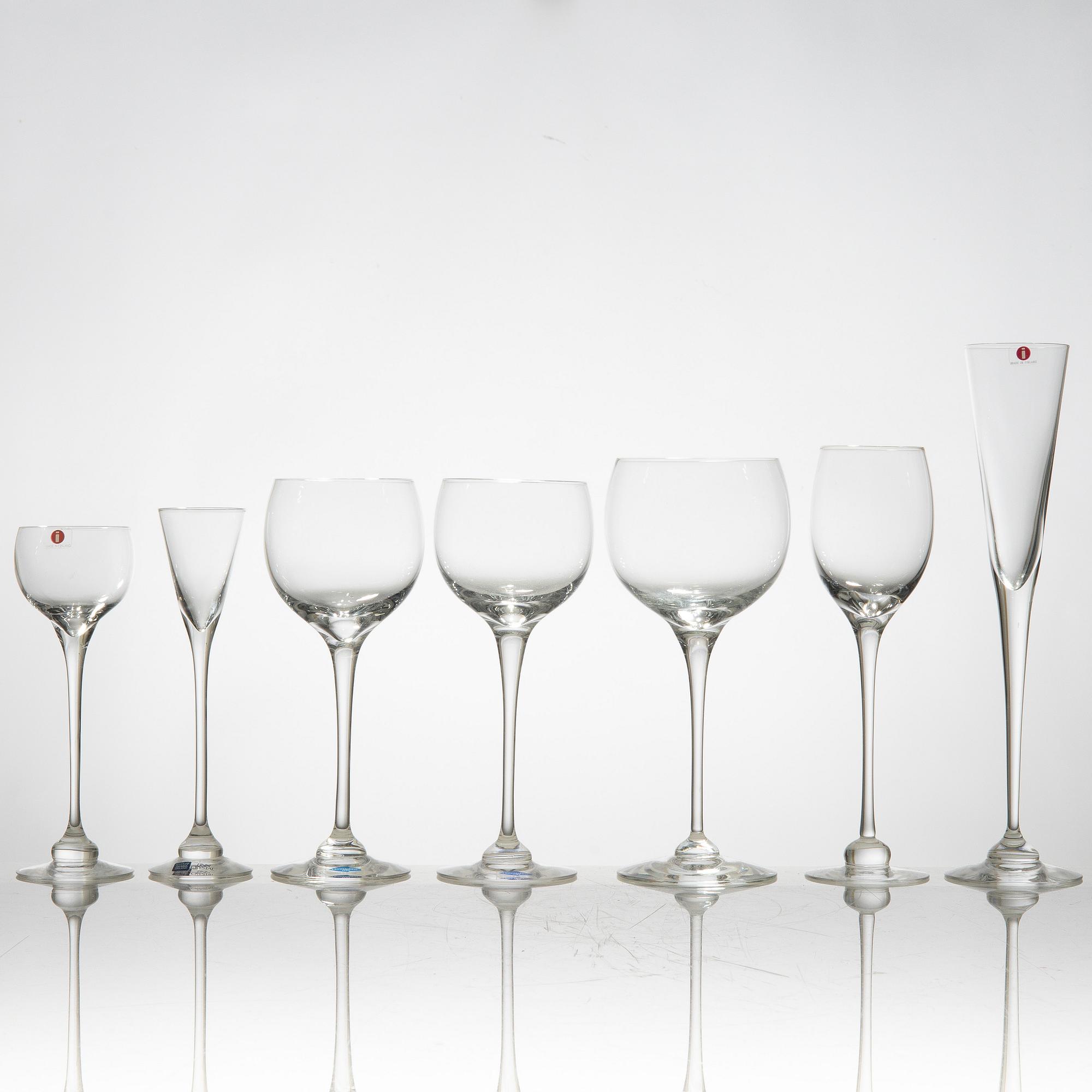 Heikki Orvola, a 111 pieces glass service, "Aurora", Nuutajärvi Notsjö, Arabia and Iittala, late 20th century.