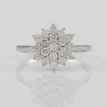 RING, 18K vitguld och diamanter tot ca 0.65 ct.