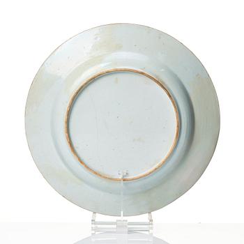 A Chinese armorial famille rose dish. Qing dynasty, Qianlong (1736-95).
