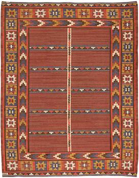 616. CARPET. "Körsbärsmattan". Flat weave. 331,5 x 254,5 cm. Signed MMF.