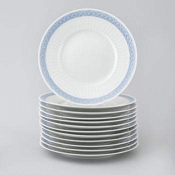73 porcelian serving pieces, "Blå Vifte", Royal Copenhagen, from the second half of the 20th century.