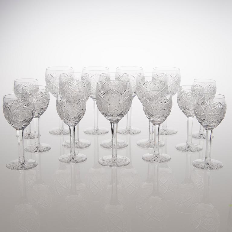 A set of 16 mid 20th century drinking glasses.