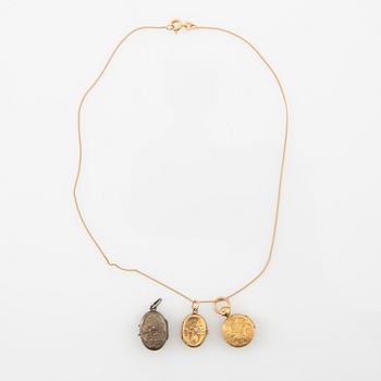 Necklace with charms 18K gold and silver 19th century, including one by Edvard Emanuel Petterson Stockholm 1857.
