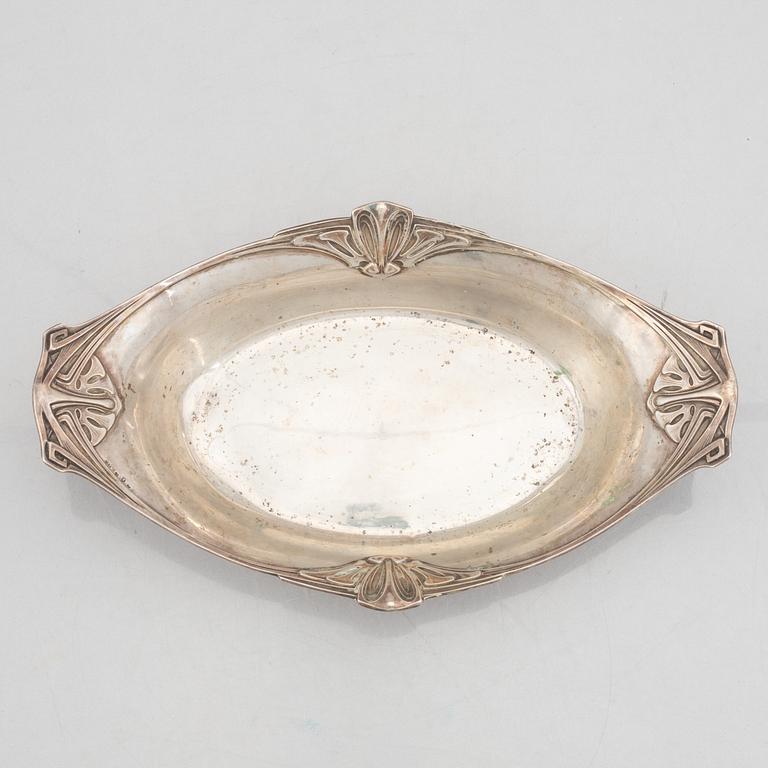 A Swedish silver Art Nouveau bowl, mark of Carl Andreas Kjernås, Gothenburg 1918.