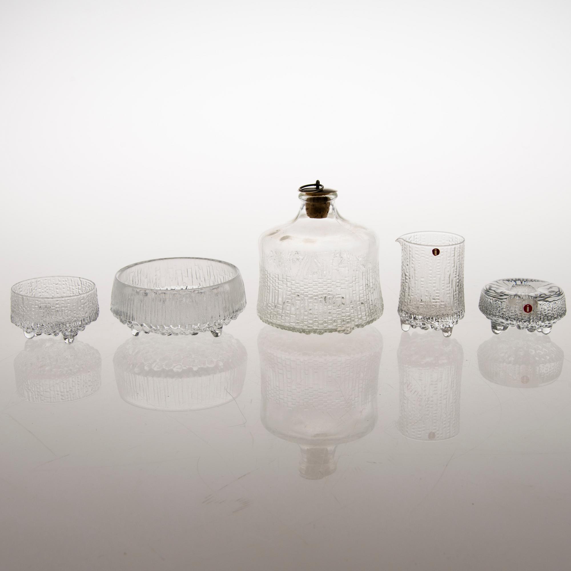TAPIO WIRKKALA, Delar till glasservis, 31 st, 'Ultima Thule', Iittala, 1900-talets senare hälft.