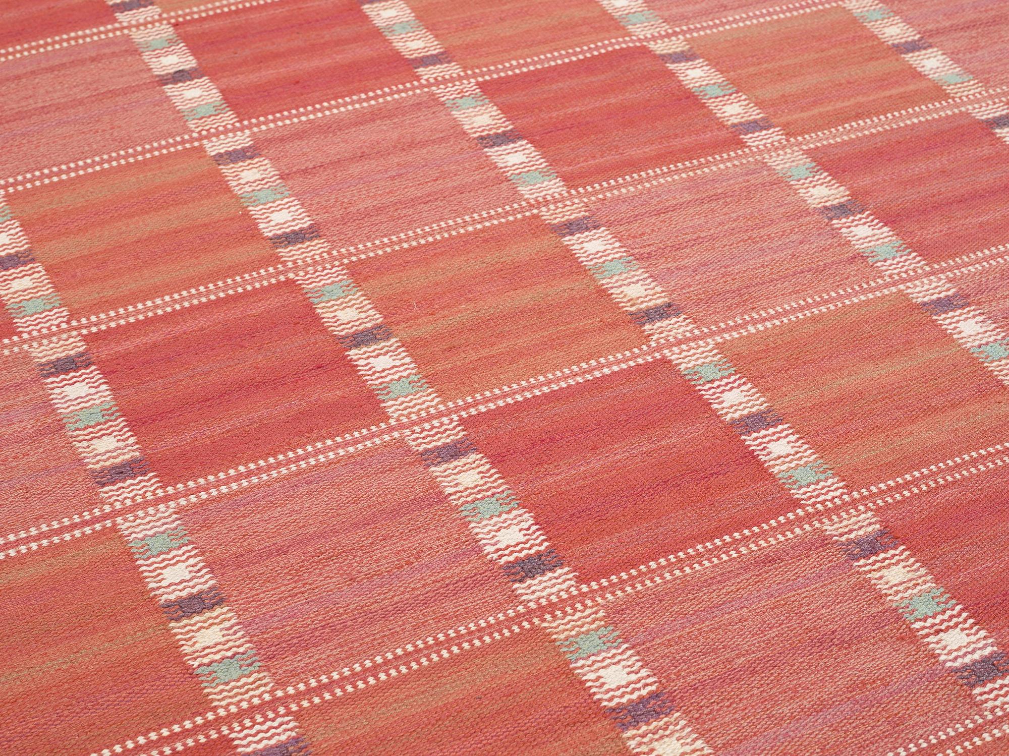 RUG. "Falurutan, röd". Flat weave. 212,5 x 168 cm. Signed AB MMF BN.