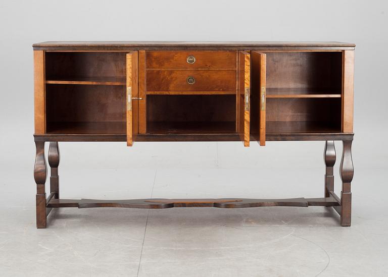 SIDEBOARD, Carl Malmsten, "Haga", Nordiska Kompaniet 1920-tal, brännmärkt.