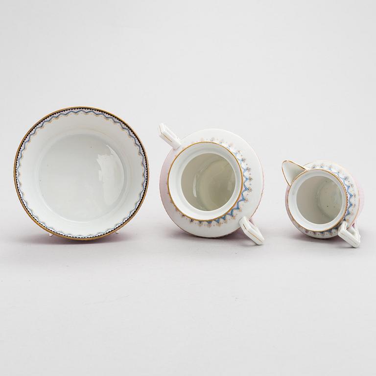 A Russian 18-piece coffee set in porcelain from M.S. Kuznetsov, manufactured in Riga, Russia 1864-1880.