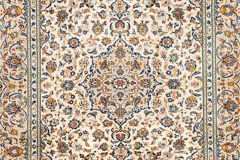 A Keshan carpet, c. 341 x 247 cm.