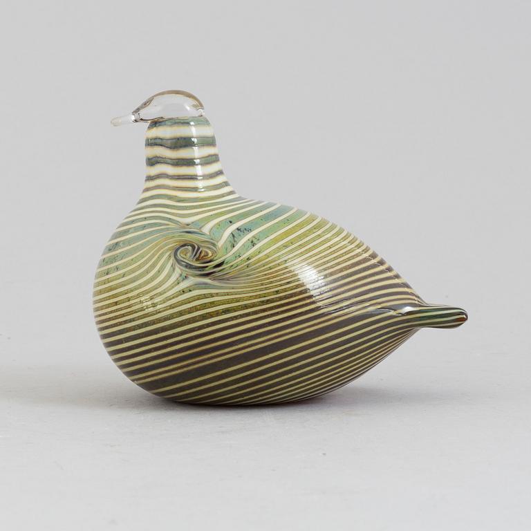 A glass bird by Oiva Toikka, signed.