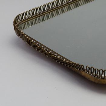 BORDSPLATEAU, mässing och glas.