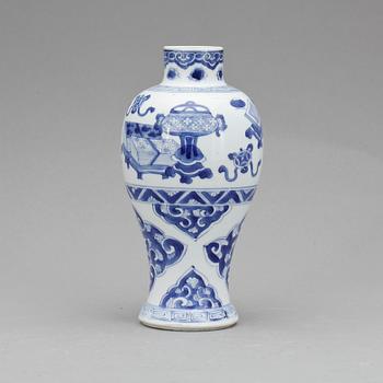 VAS, porslin, Kina Kangxi (1662-1722).