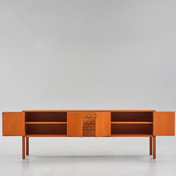 Josef Frank, sideboard, modell B 1015, Firma Svenskt Tenn, ca 2001.